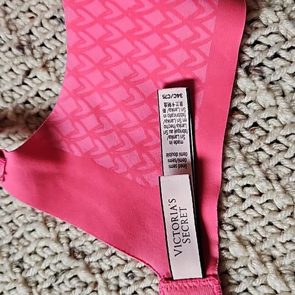 Victoria's secret bra size 34C - Picture 13 of 15